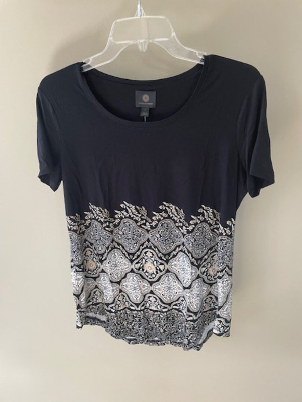 Women's JM Collection Knit Jersey with round neck in size small